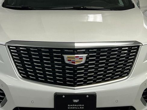 New 2025 Cadillac XT5 Luxury image 9