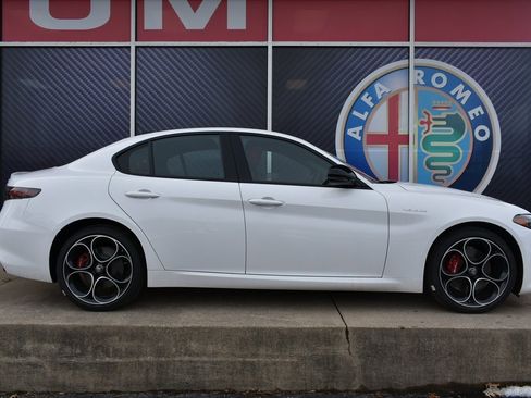 New 2025 Alfa Romeo Giulia AWD image 2