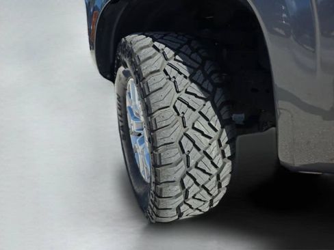 Used 2022 Nissan Frontier SV AWD/4WD image 42