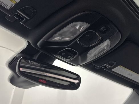 Used 2025 Jeep Compass Latitude w/ Sun & Sound Group AWD/4WD image 29