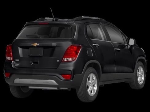 Used 2022 Chevrolet Trax LT w/ LT Convenience Package image 2