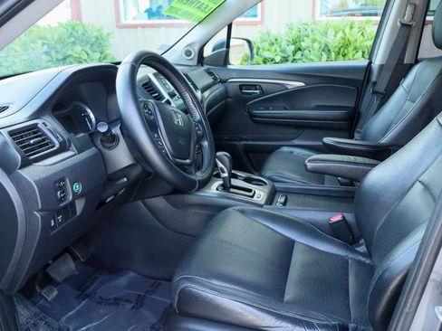Used 2019 Honda Ridgeline RTL image 11