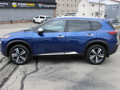 Certified 2023 Nissan Rogue Platinum image 2