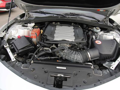 Used 2016 Chevrolet Camaro SS image 2