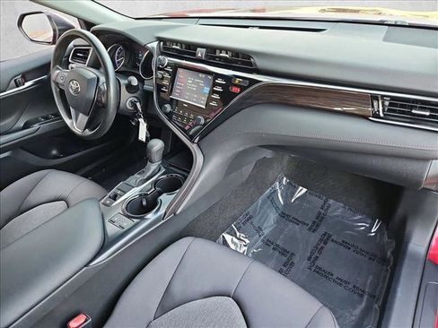 Used 2020 Toyota Camry LE image 22