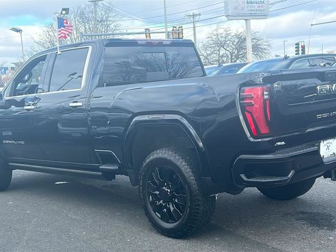 Used 2024 GMC Sierra 2500 Denali Ultimate w/ Snow Plow Prep/Camper Package image 4