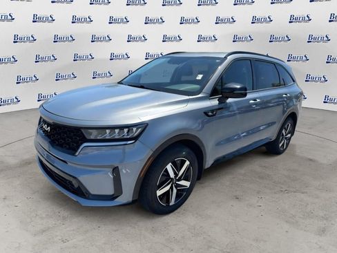 Used 2022 Kia Sorento S FWD image 3