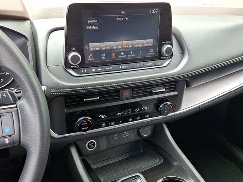 Used 2023 Nissan Rogue SV AWD/4WD image 18
