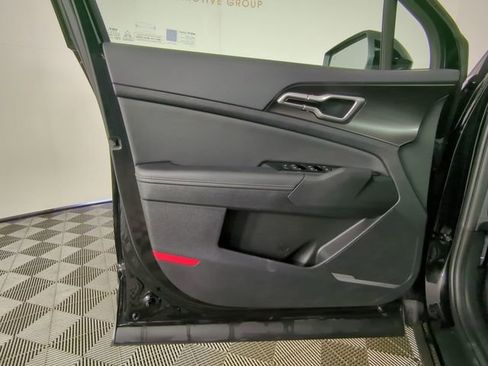 Used 2025 Kia Sportage EX FWD image 30