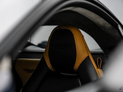 Used 2020 Aston Martin V8 Vantage Coupe image 33