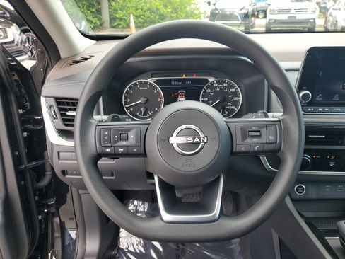 Certified 2023 Nissan Rogue S image 17