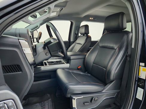 Used 2023 Ford F250 Lariat w/ Sport Appearance Package AWD/4WD image 17