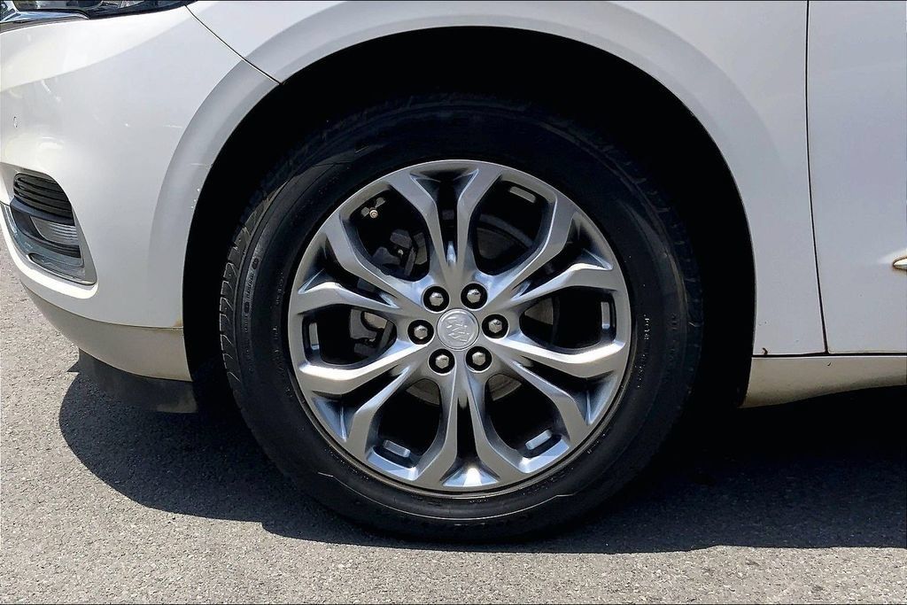 Used 2018 Buick Enclave Avenir w/ Avenir Technology Package FWD image 7