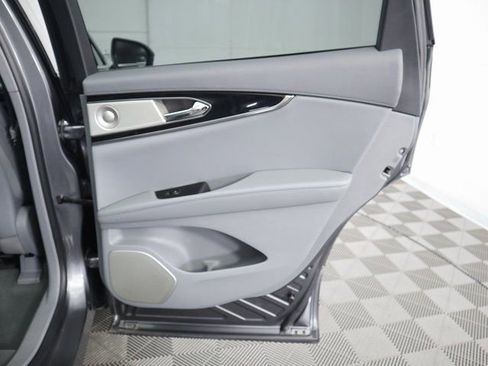 Used 2022 Lincoln Nautilus Reserve w/ Equipment Group 202A image 28