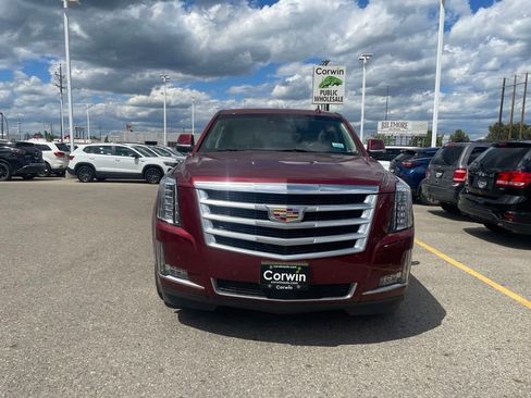 Used 2017 Cadillac Escalade Premium Luxury AWD/4WD image 3
