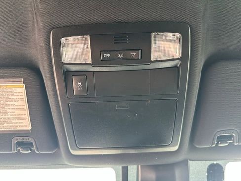 Used 2018 Toyota Tacoma TRD Sport AWD/4WD image 28