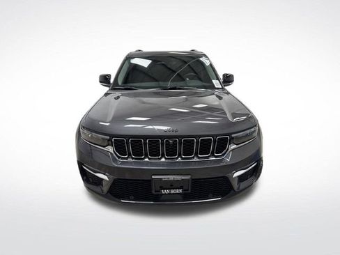 Used 2023 Jeep Grand Cherokee Limited w/ Luxury Tech Group II image 12