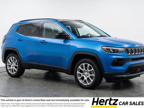 Used 2025 Jeep Compass Limited image 1