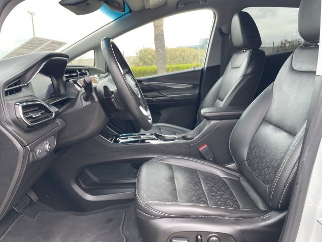 Used 2023 Chevrolet Bolt LT w/ Infotainment Package FWD image 18