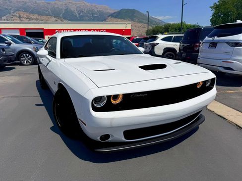 Used 2021 Dodge Challenger R/T Scat Pack RWD image 2
