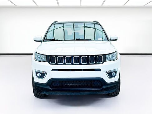 Used 2018 Jeep Compass Limited AWD/4WD image 2