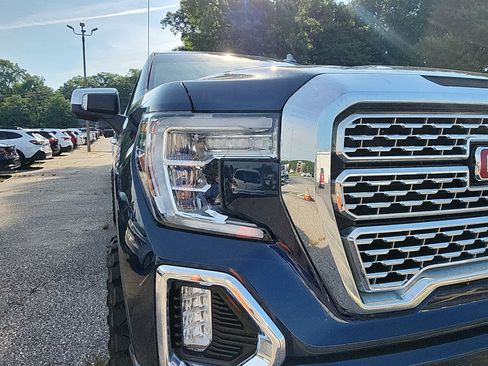 Used 2021 GMC Sierra 1500 Denali w/ Denali Ultimate Package AWD/4WD image 8
