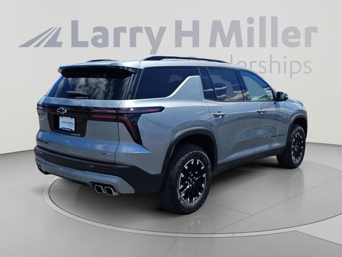 Used 2025 Chevrolet Traverse Z71 w/ Driver Confidence Package AWD/4WD image 5