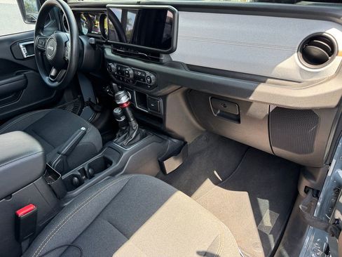 Used 2024 Jeep Wrangler Sport AWD/4WD image 19