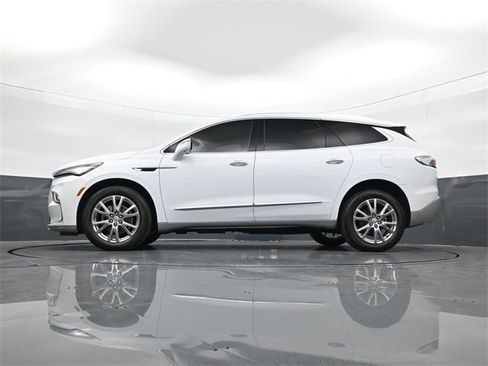Used 2023 Buick Enclave Premium w/ Experience Buick Package image 29