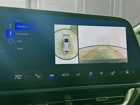 Used 2024 Chevrolet Equinox EV LT image 23