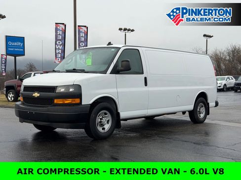 Used 2020 Chevrolet Express 3500 Extended w/ Driver Convenience Package RWD image 2