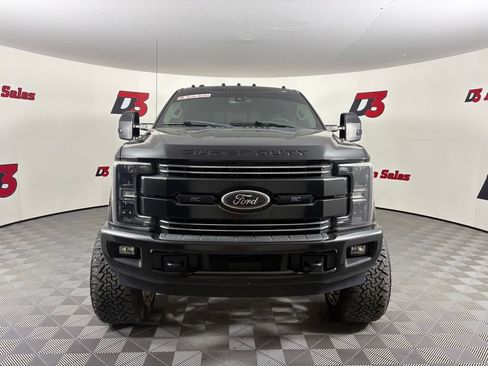 Used 2018 Ford F250 Lariat w/ Lariat Ultimate Package AWD/4WD image 11