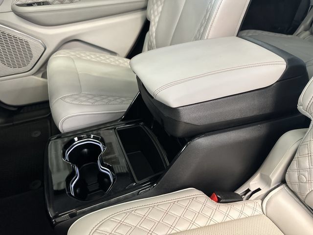 Used 2023 Jeep Grand Cherokee L Summit w/ Advanced Protech Group IV AWD/4WD image 28