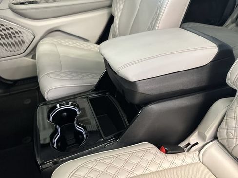 Used 2023 Jeep Grand Cherokee L Summit w/ Advanced Protech Group IV AWD/4WD image 28
