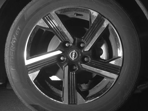 Used 2025 Nissan Sentra SV FWD image 15