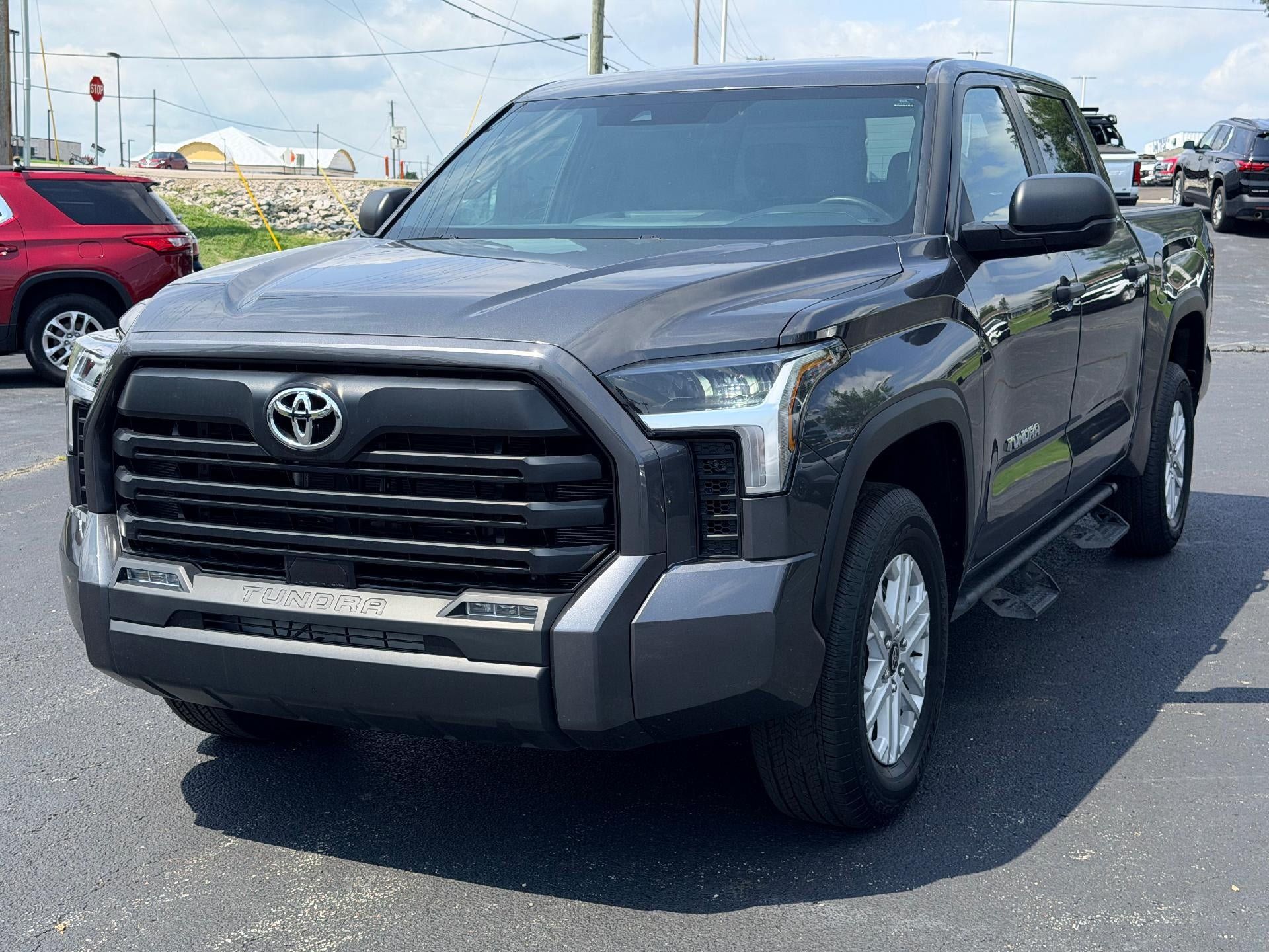 Used 2025 Toyota Tundra SR5 AWD/4WD image 1