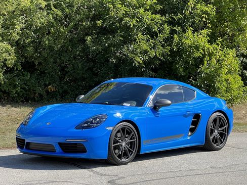 Certified 2023 Porsche 718 Cayman image 1