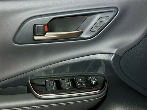 New 2025 Toyota Crown Signia image 12