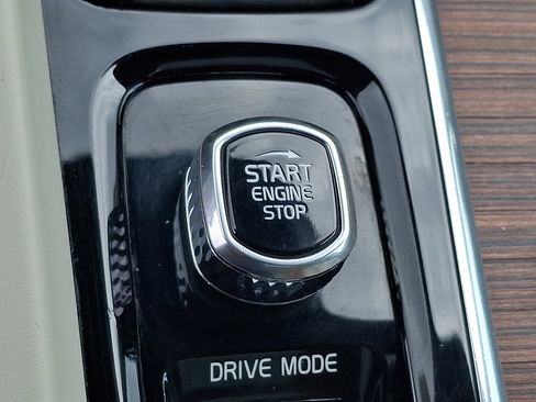 Used 2020 Volvo S60 T6 Momentum AWD/4WD image 24