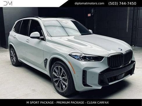 Used 2024 BMW X5 xDrive50e w/ M Sport Package AWD/4WD image 9