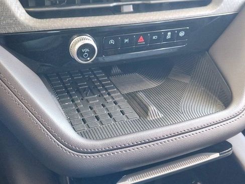 Used 2025 Ford Explorer Platinum w/ LUX Leather Package image 21