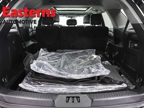 Used 2022 Ford Explorer XLT w/ Equipment Group 202A AWD/4WD image 9