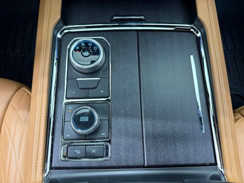 Used 2024 Ford Expedition Max Platinum AWD/4WD image 33