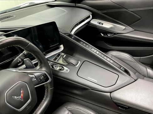Used 2021 Chevrolet Corvette Stingray Coupe w/ Chrome Exterior Badge Package RWD image 21