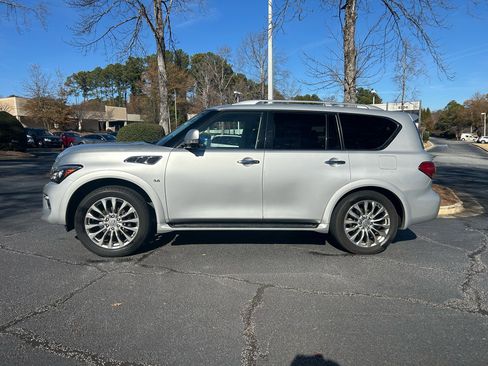 Used 2017 INFINITI QX80 4WD w/ Driver Assistance Package image 2