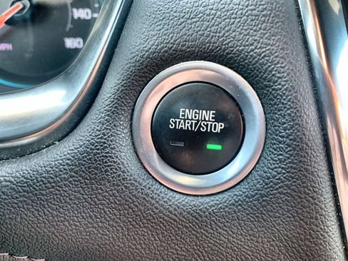Certified 2023 Chevrolet Traverse LT FWD image 16
