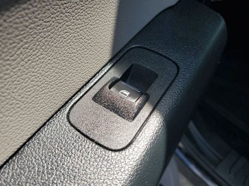 Used 2015 Ford F150 XLT RWD image 14
