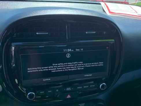 Used 2020 Kia Soul EX FWD image 29