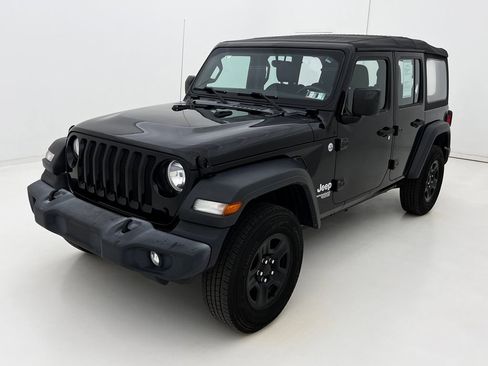 Used 2018 Jeep Wrangler Unlimited Sport image 8