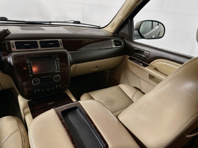 Used 2013 GMC Yukon XL Denali AWD/4WD image 29